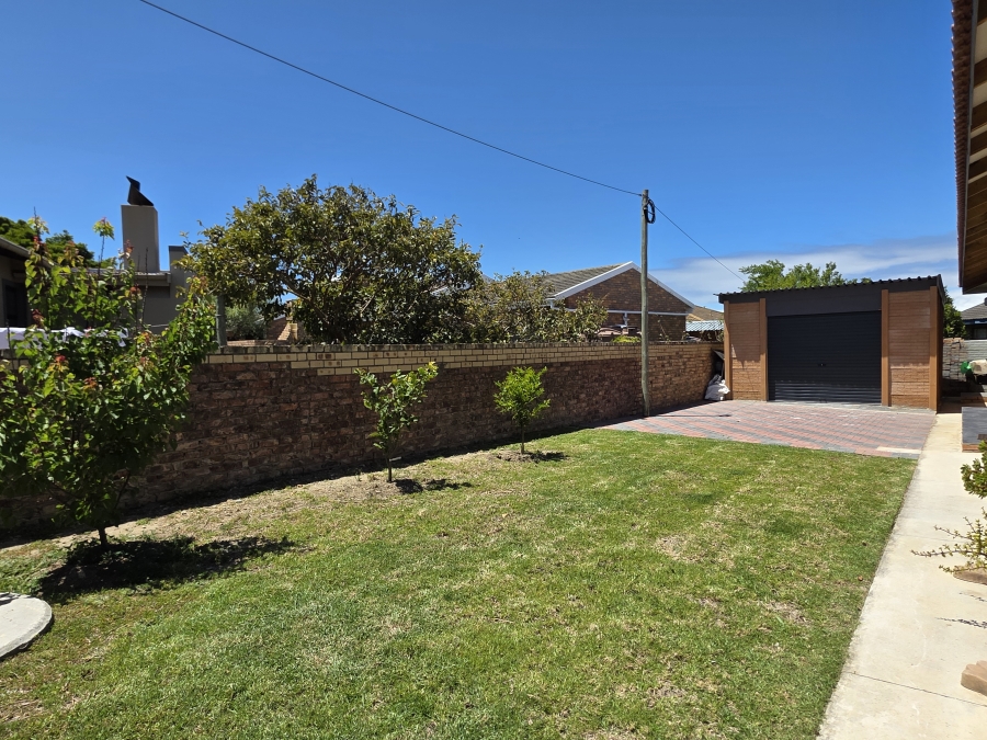 3 Bedroom Property for Sale in Wavecrest Eastern Cape